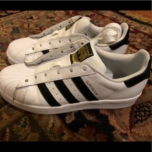 Adidas Superstar kids 6.5/women’s 8.5